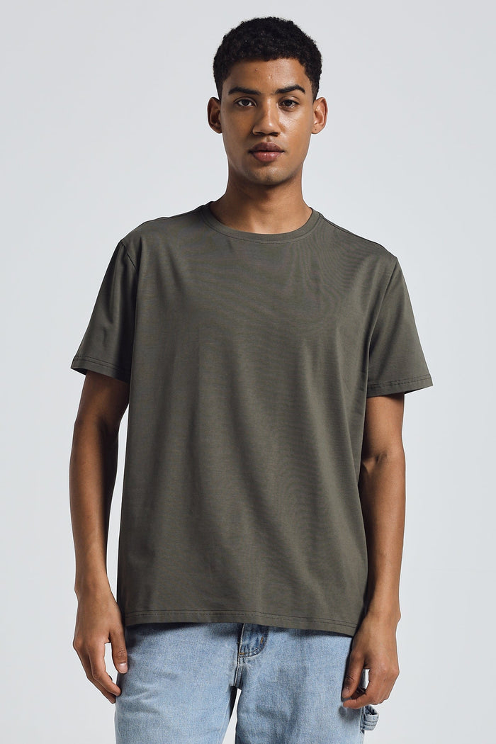 THE EVERYADY ESSENTIAL TEE ROUND NECK- Dusty Olive